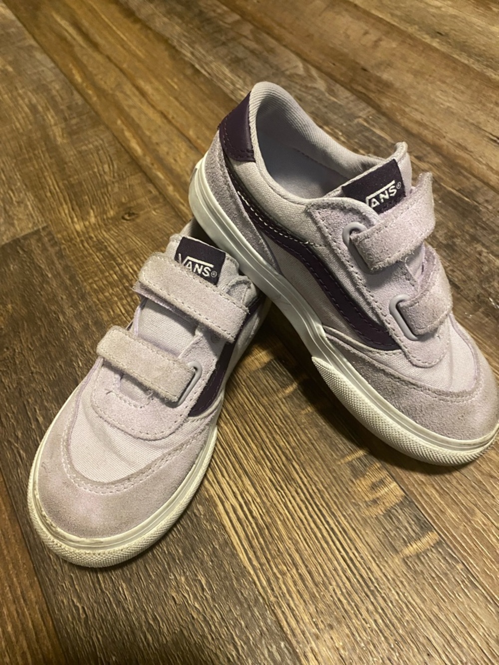 Vans Kids Velcro Sneakers in Light Lavender with Deep Purple Stripe